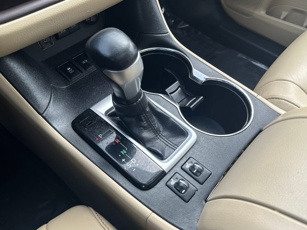 Used 2017 Toyota Highlander XLE AWD/4WD image 28