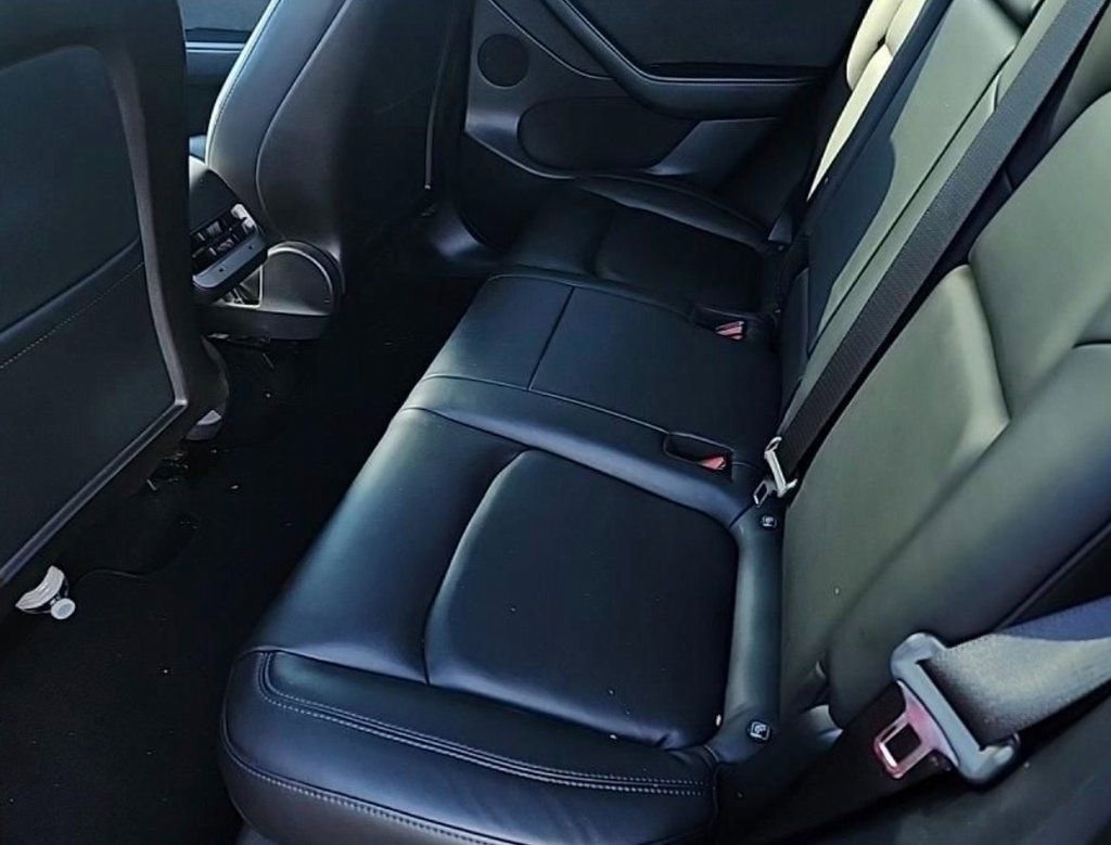 Used 2020 Tesla Model Y Long Range image 14