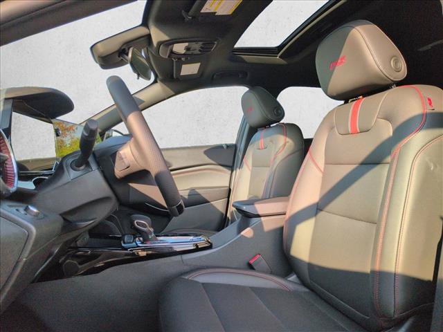 New 2026 Chevrolet Trax RS w/ Sunroof Package FWD image 4