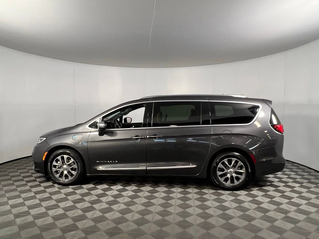 Used 2022 Chrysler Pacifica Pinnacle FWD image 11