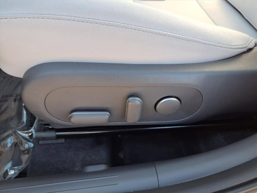 Used 2025 Hyundai Kona SEL image 21