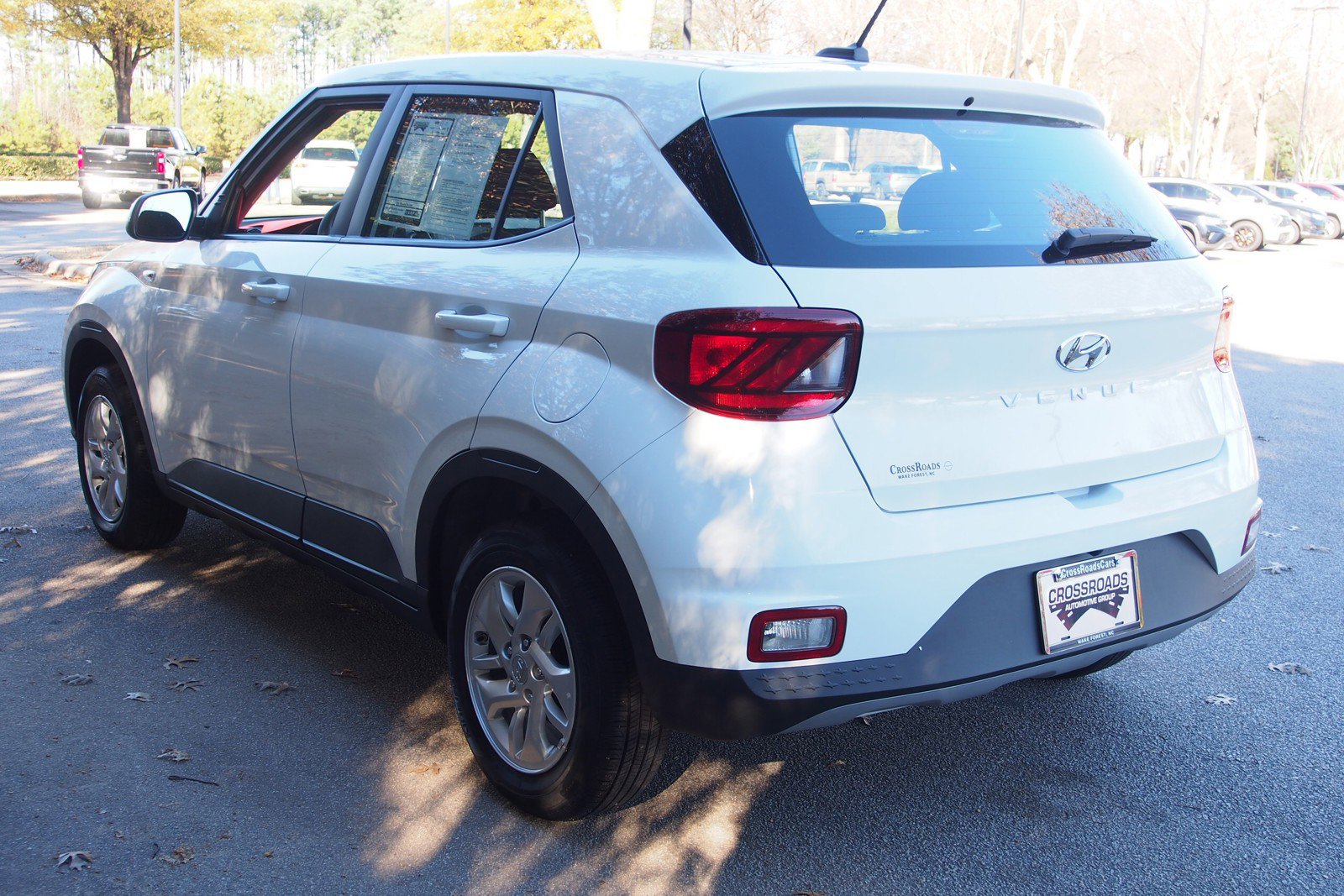 Used 2025 Hyundai Venue SE image 5
