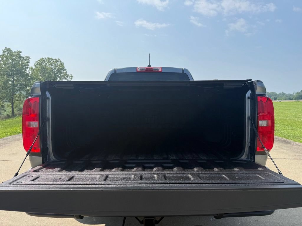 Used 2022 Chevrolet Colorado LT w/ Redline Special Edition AWD/4WD image 8