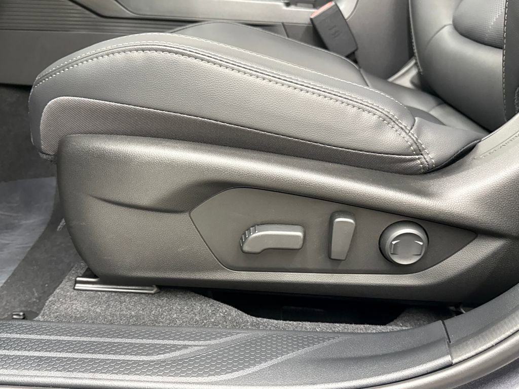 New 2026 Subaru Outback Limited AWD/4WD image 13