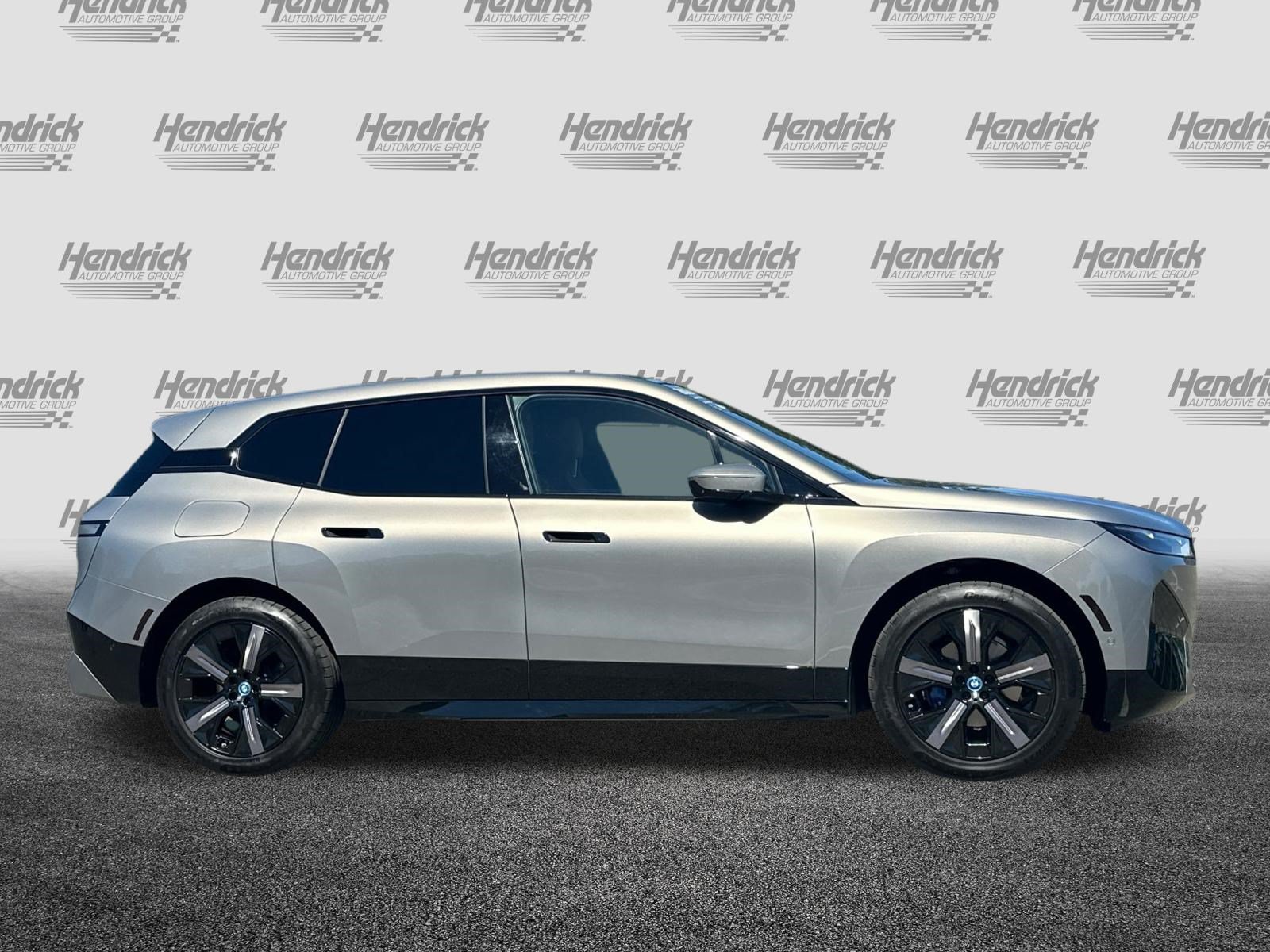 Used 2024 BMW iX xDrive50 w/ Sport Package AWD/4WD image 3