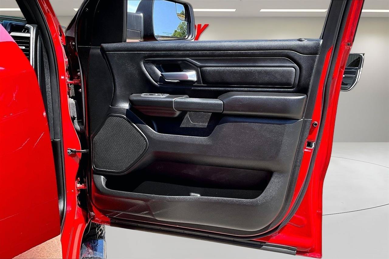 Used 2025 RAM 1500 Warlock AWD/4WD image 28