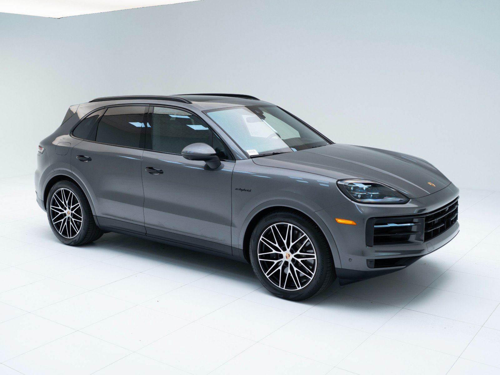 Certified 2025 Porsche Cayenne GTS AWD/4WD image 7