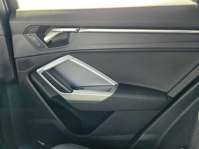 Used 2021 Audi Q3 2.0T Premium w/ Convenience Package AWD/4WD image 13