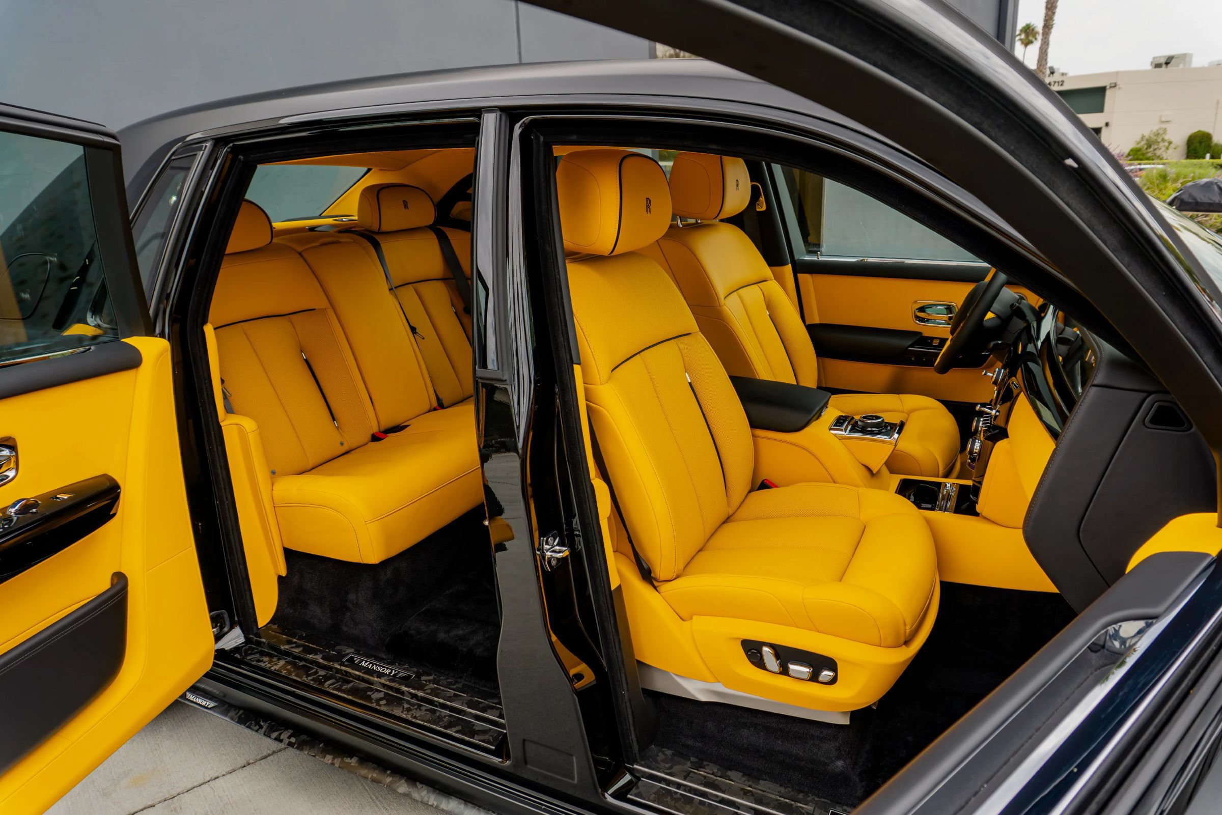 Used 2027 Rolls-Royce Phantom Sedan RWD image 75