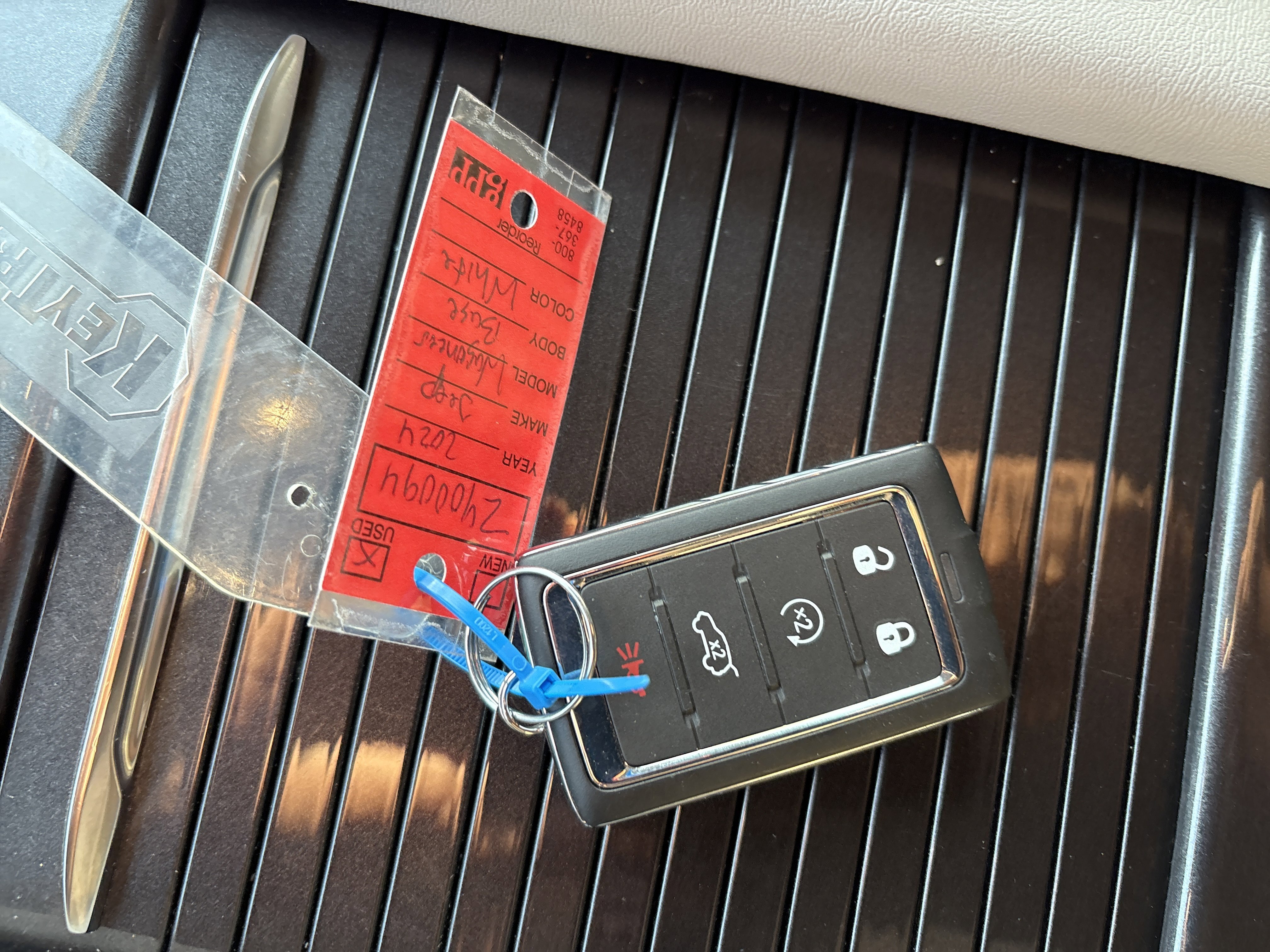 Used 2024 Jeep Wagoneer 2WD w/ Premium Group I image 39