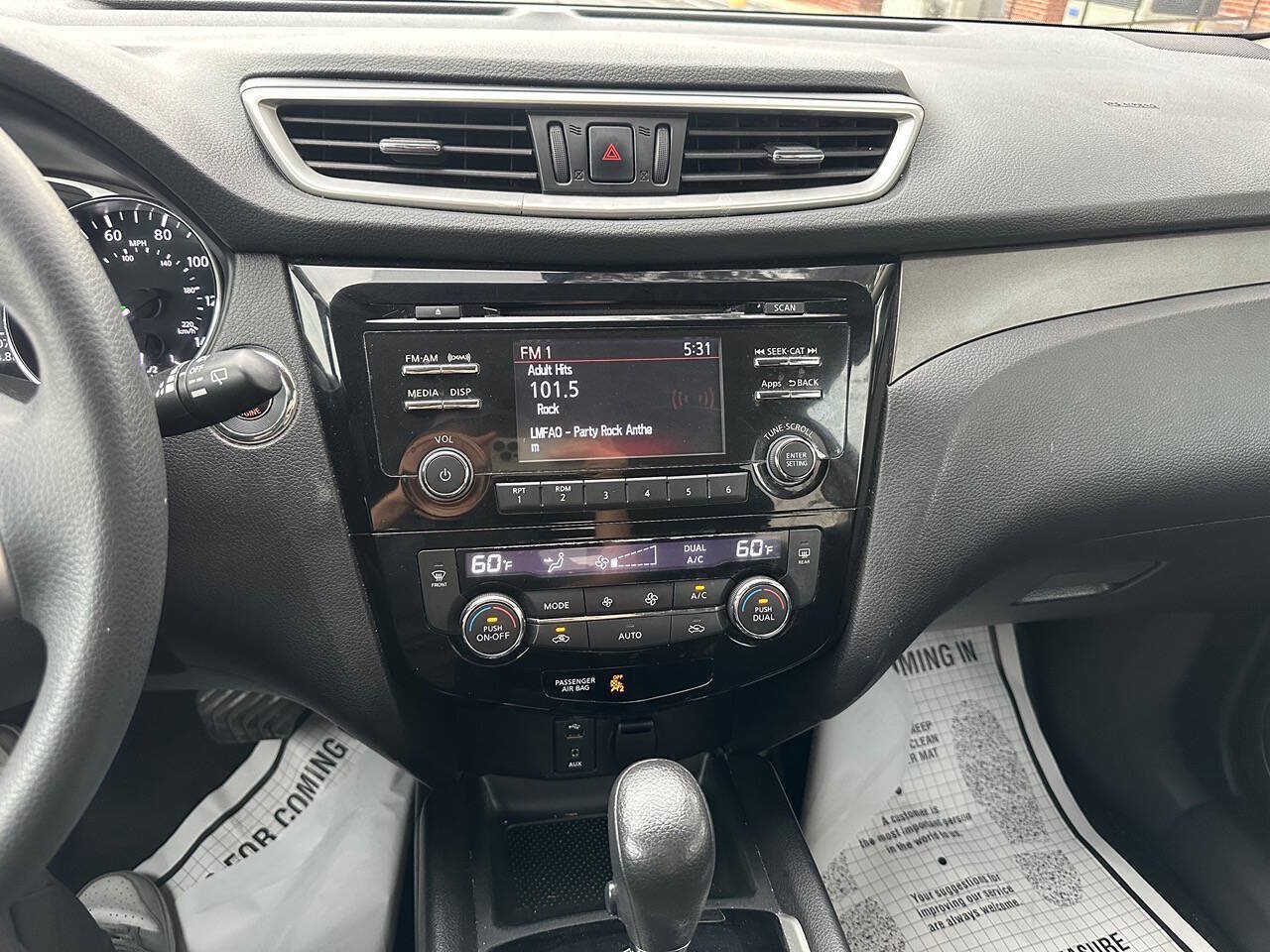 Used 2015 Nissan Rogue SV FWD image 17