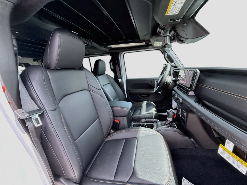 New 2027 Jeep Wrangler Unlimited Sahara AWD/4WD image 31