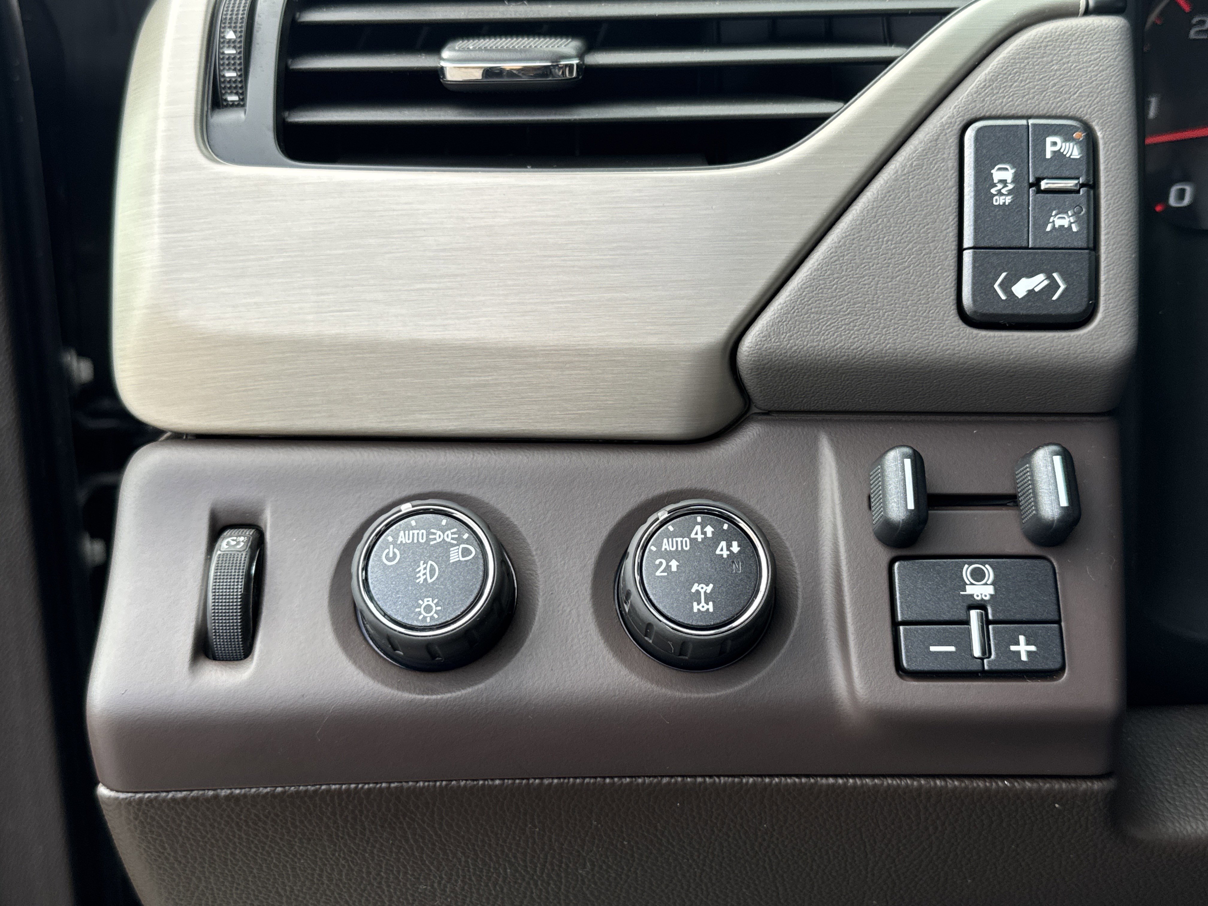 Used 2016 GMC Yukon XL Denali w/ Open Road Package image 20