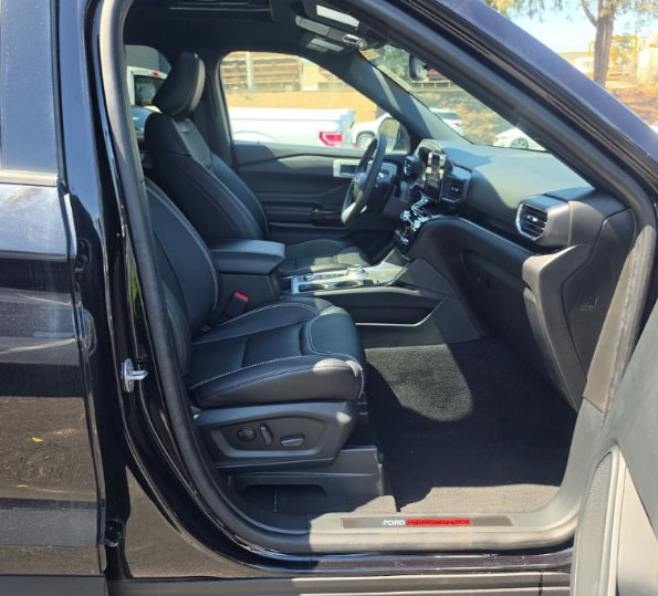 Used 2023 Ford Explorer ST w/ Equipment Group 401A AWD/4WD image 12