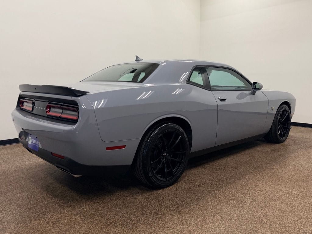 Used 2022 Dodge Challenger R/T Scat Pack RWD image 6
