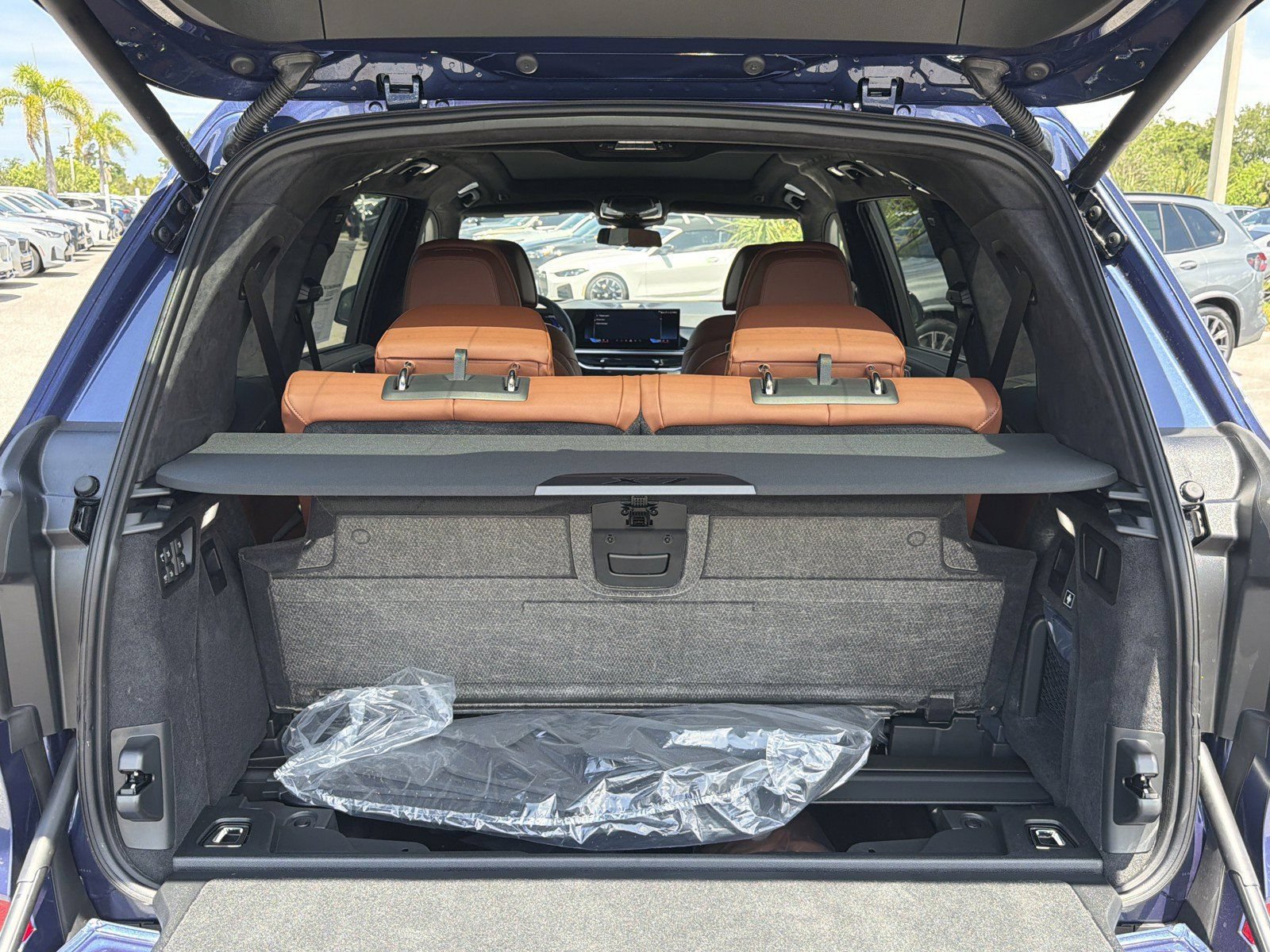 New 2026 BMW ALPINA XB7 AWD/4WD image 14