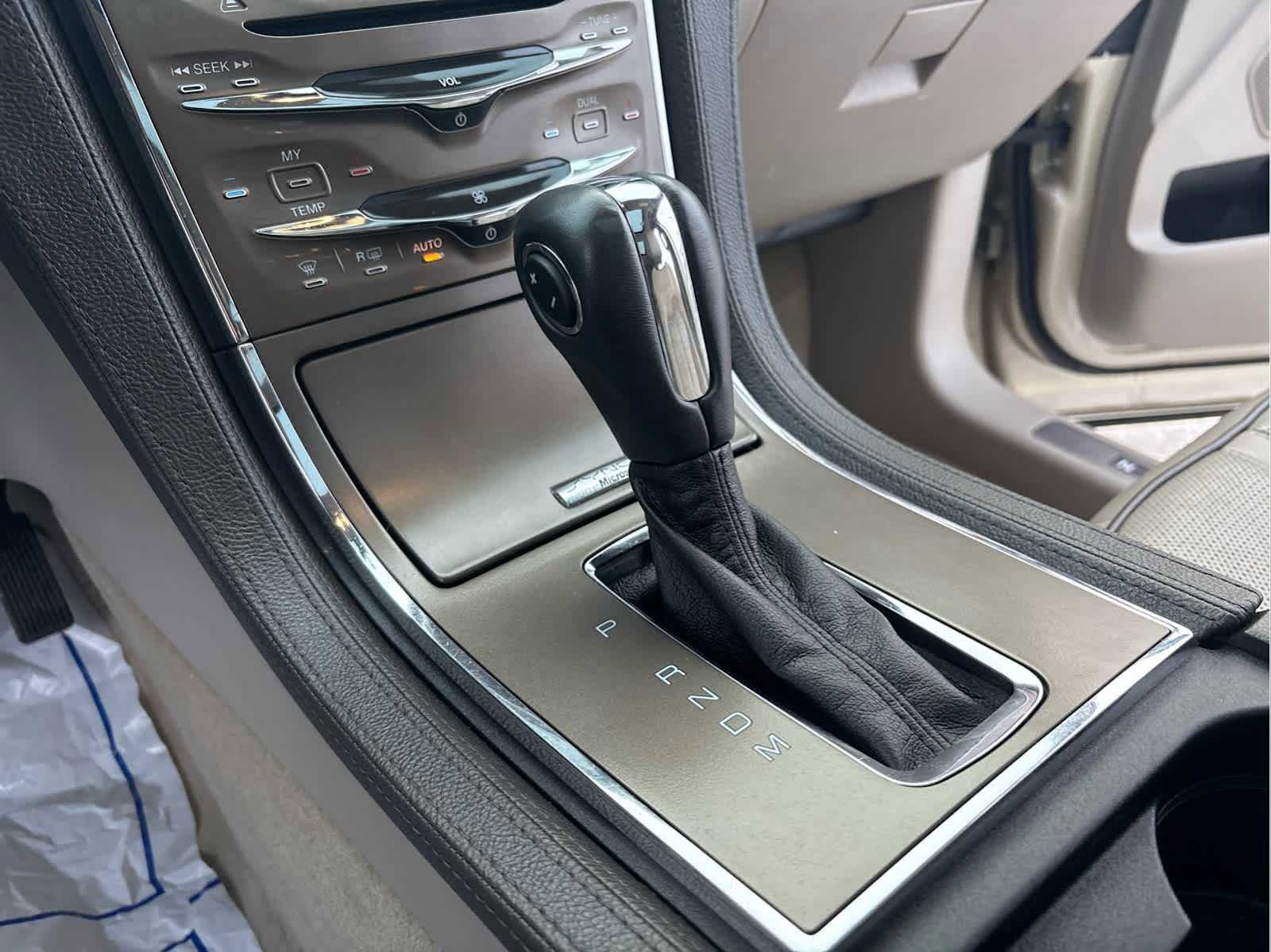 Used 2011 Lincoln MKX AWD w/ 101A Rapid Spec Order Code image 18