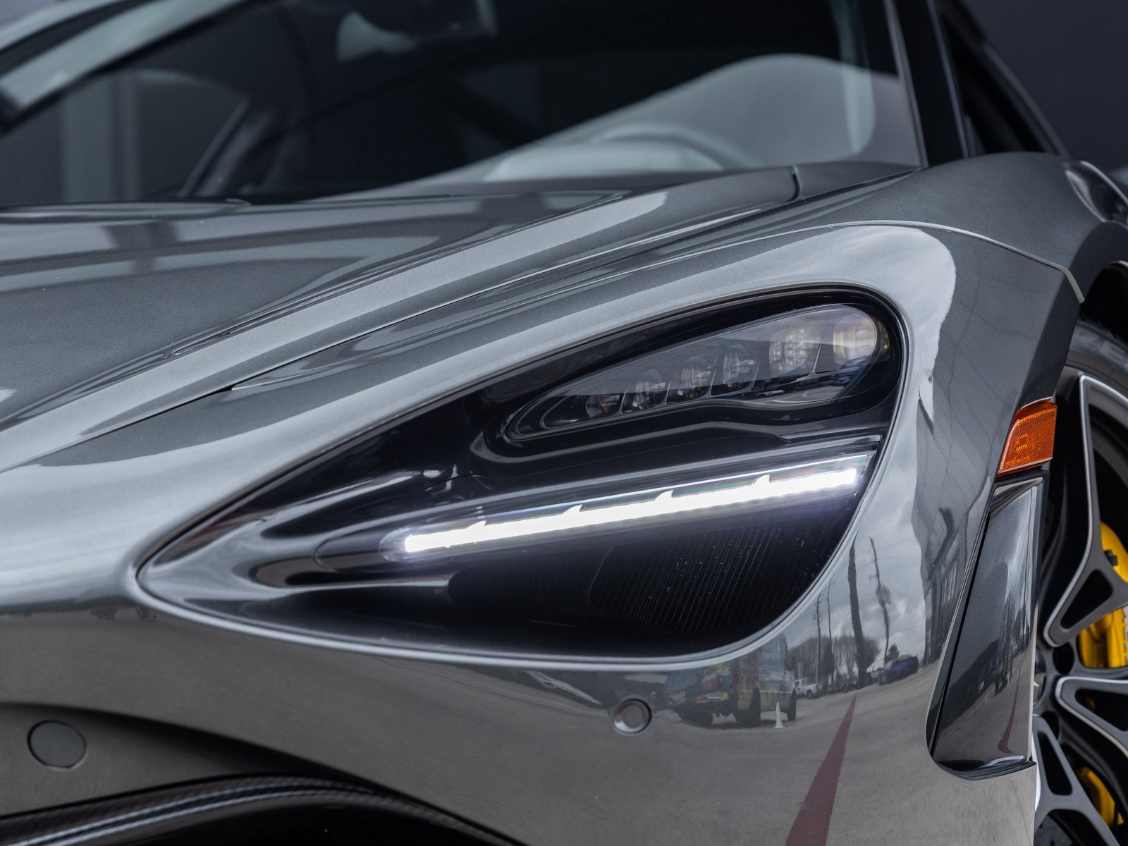 Used 2019 McLaren 720S image 17