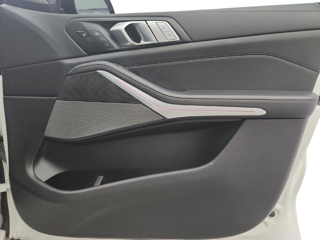Used 2022 BMW X7 xDrive40i w/ Premium Package image 42