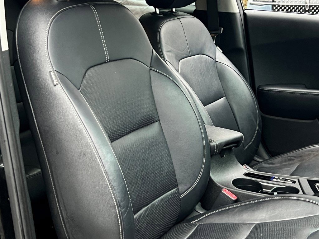 Used 2018 Kia Niro EX Premium image 8