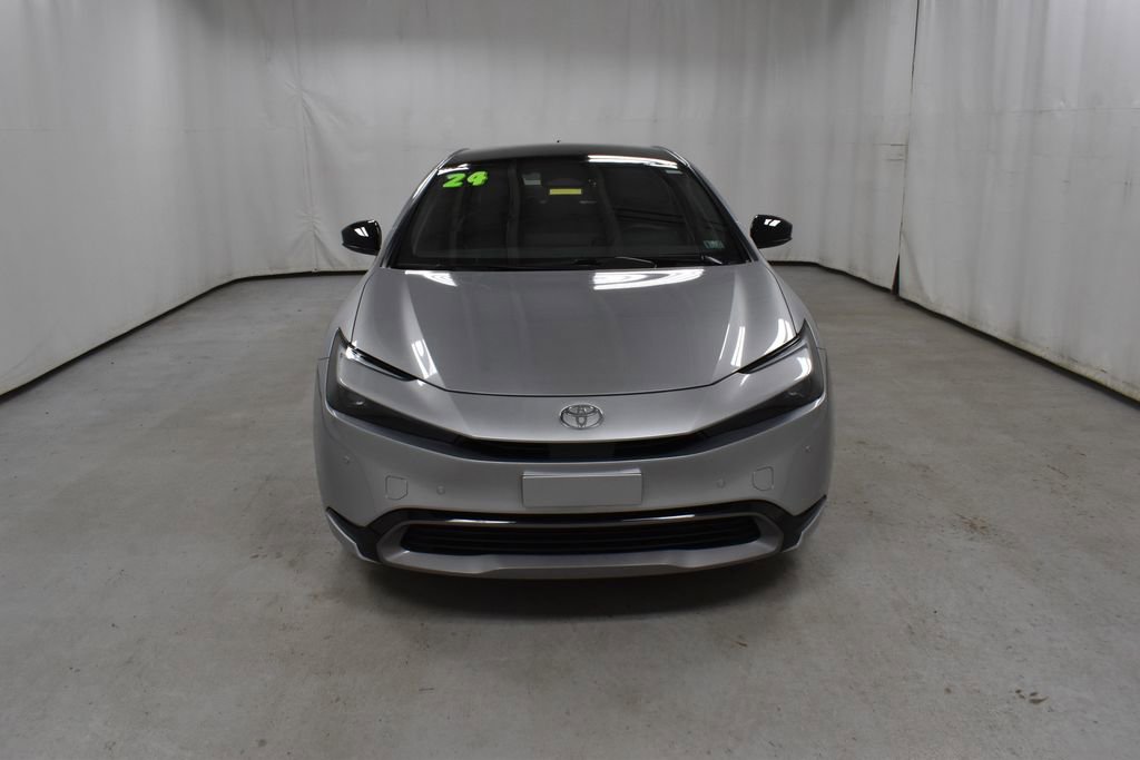 Used 2024 Toyota Prius XLE image 4