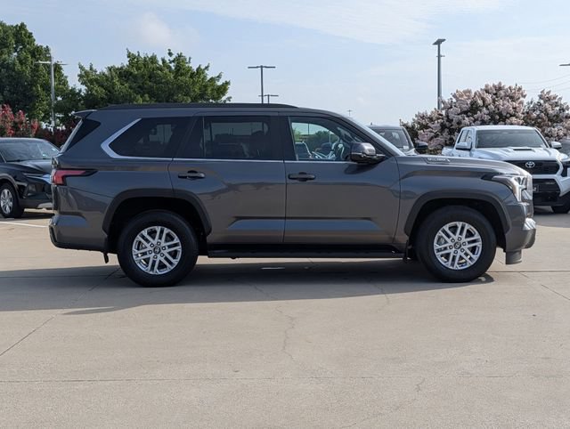 Used 2025 Toyota Sequoia SR5 AWD/4WD image 4