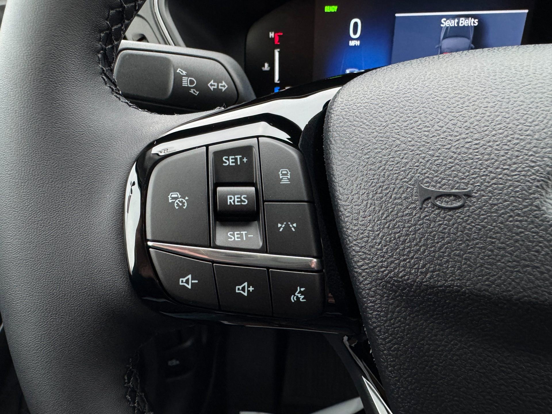 Used 2025 Ford Escape SE image 35