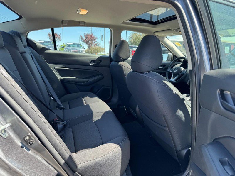 Used 2024 Nissan Altima 2.5 SV w/ SV Premium Package AWD/4WD image 13