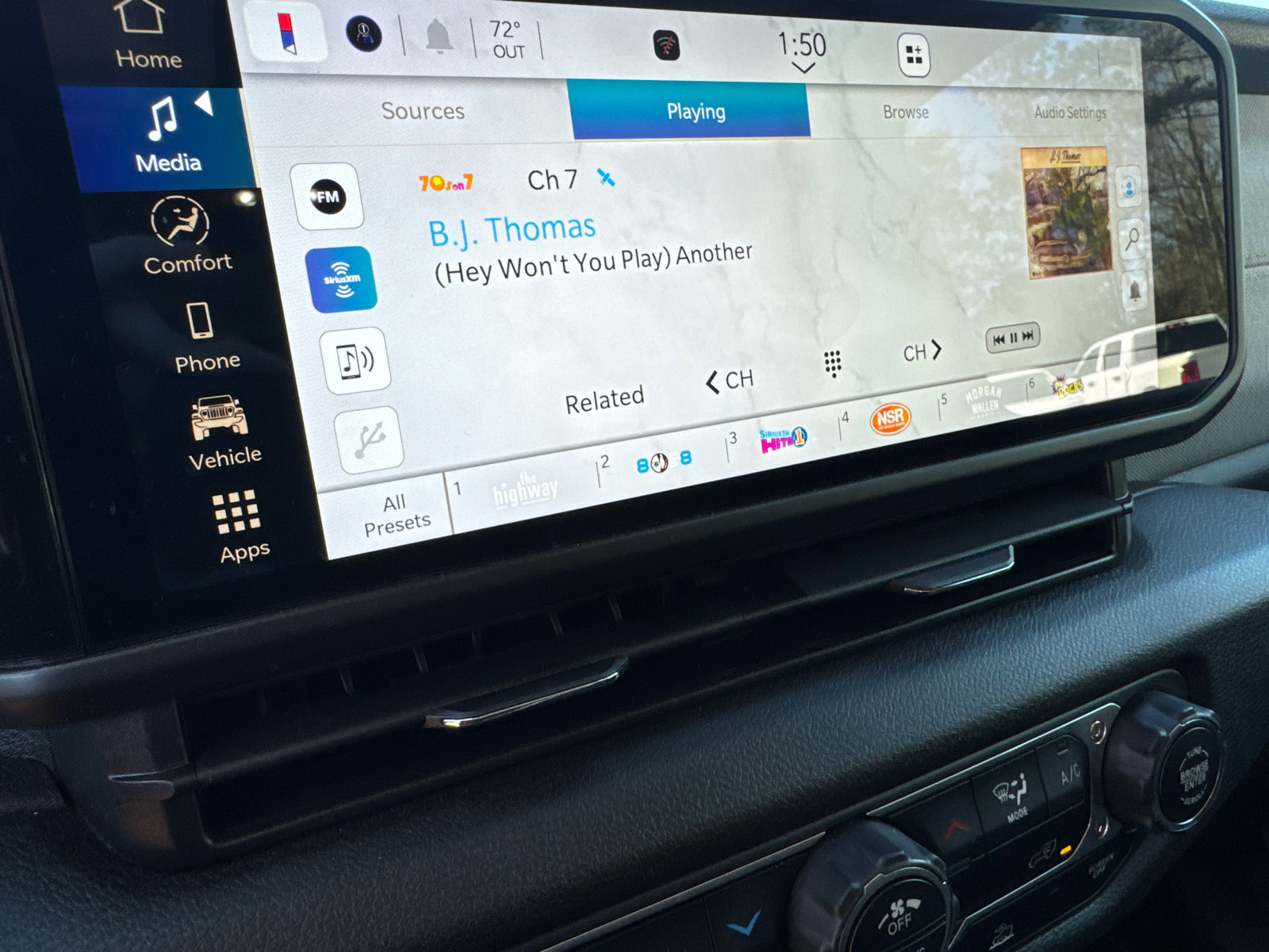 Used 2025 Jeep Wrangler Willys image 27