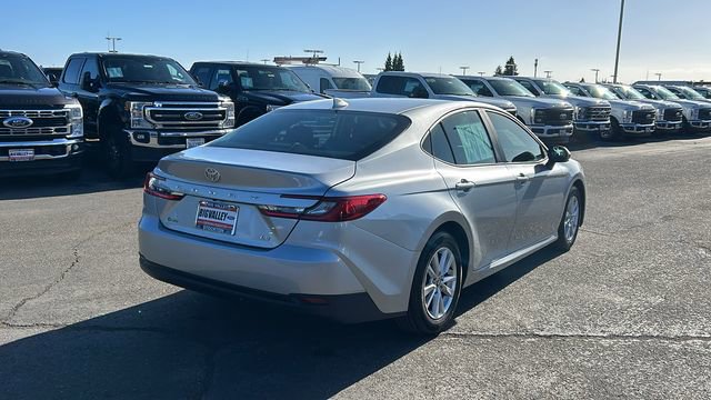 Used 2025 Toyota Camry LE image 3