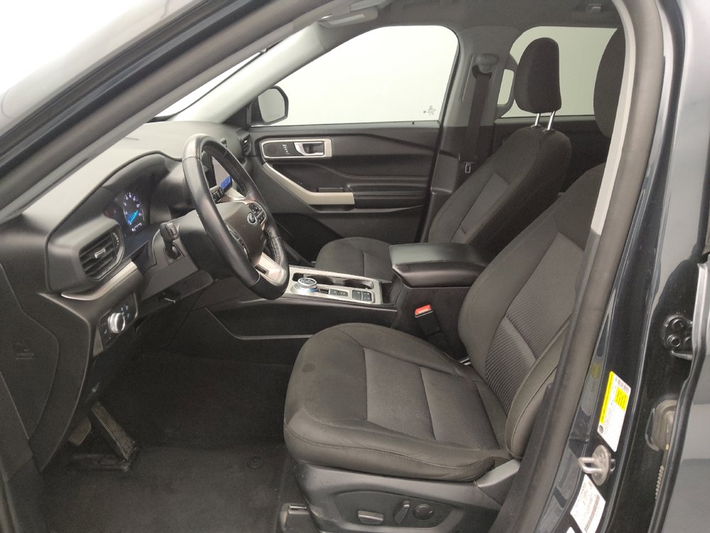 Used 2022 Ford Explorer XLT image 17