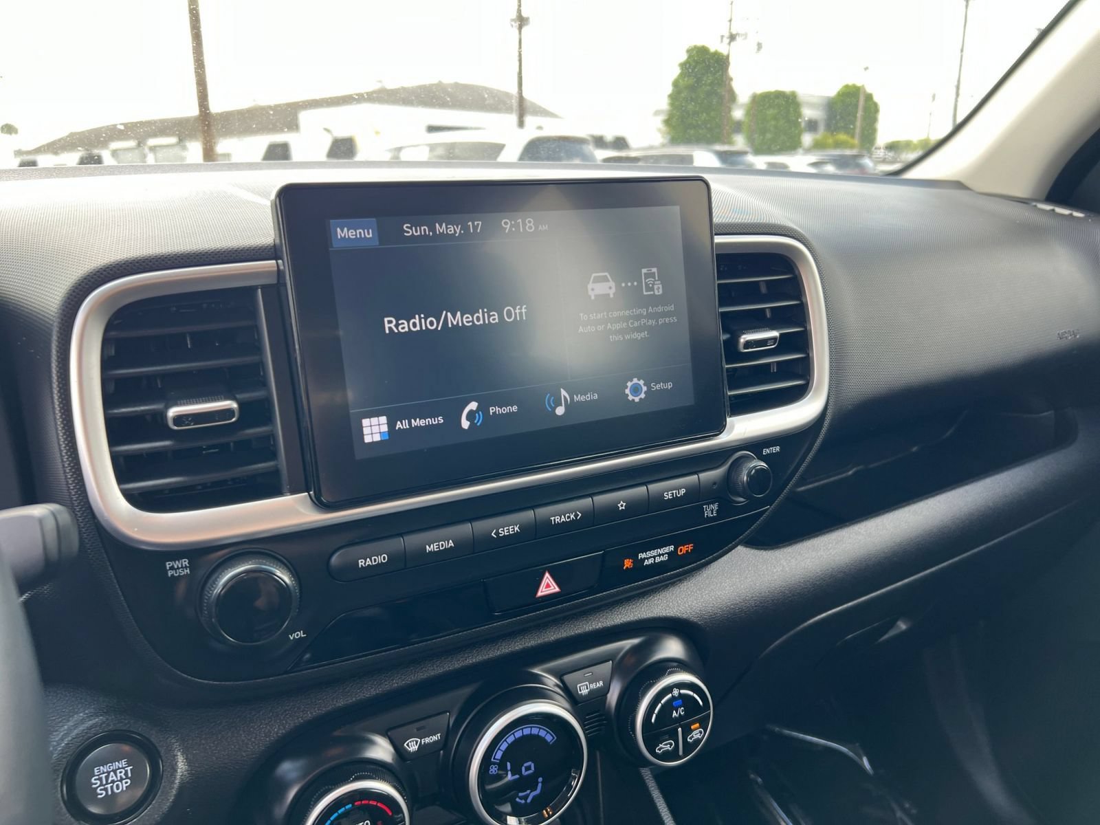 Used 2025 Hyundai Venue SEL FWD image 17