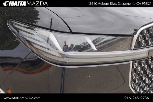 Used 2025 Lincoln Navigator Reserve AWD/4WD image 2