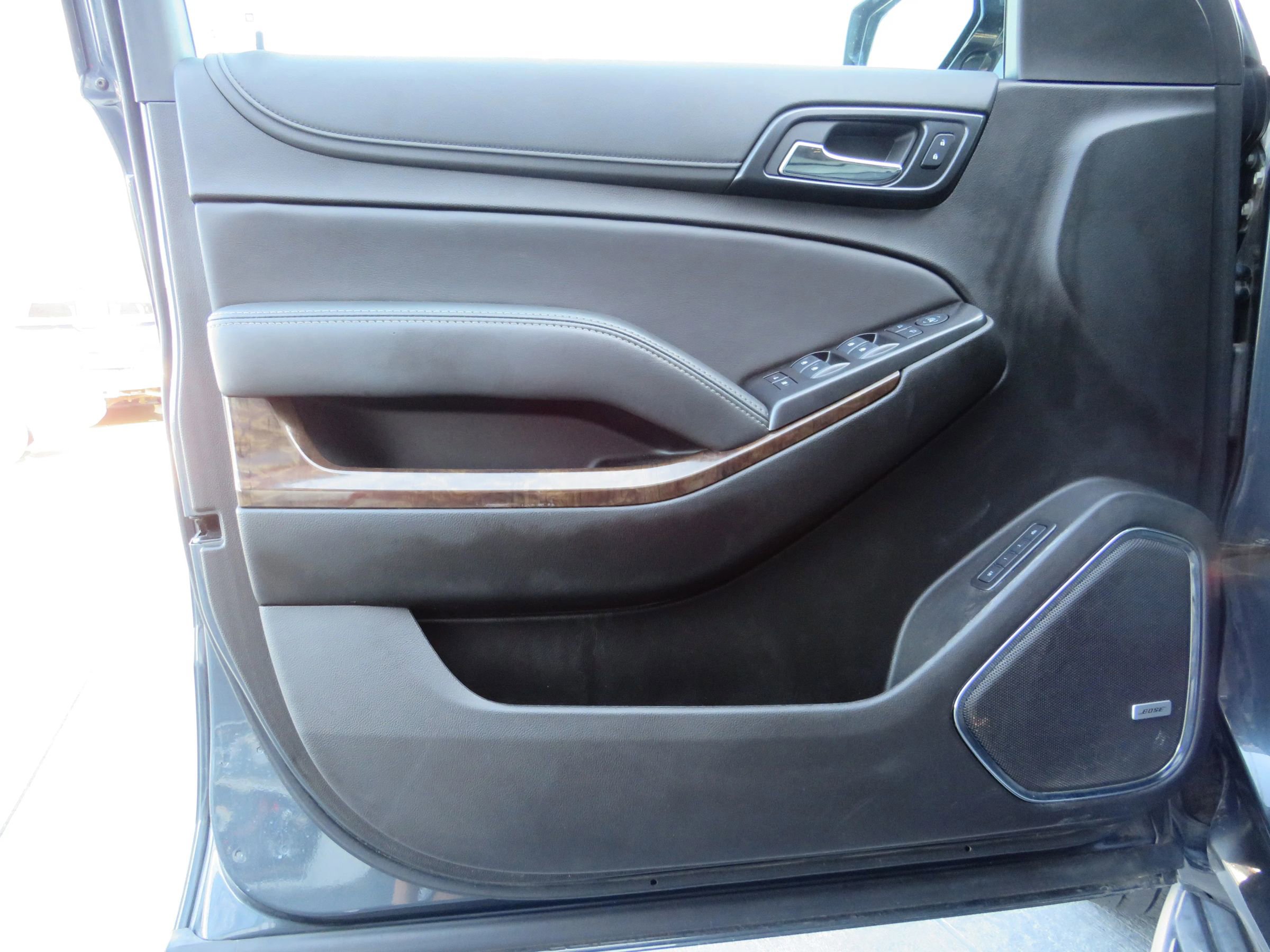 Used 2020 Chevrolet Suburban LT AWD/4WD image 45