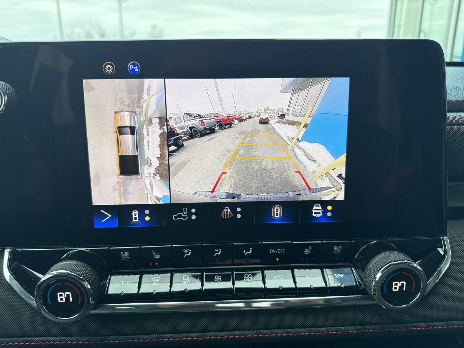 Used 2023 Chevrolet Colorado Z71 w/ Z71 Convenience Package 2 image 25