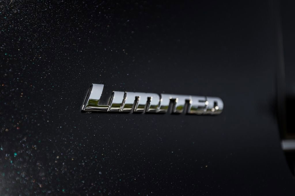 Used 2018 Toyota 4Runner Limited AWD/4WD image 15
