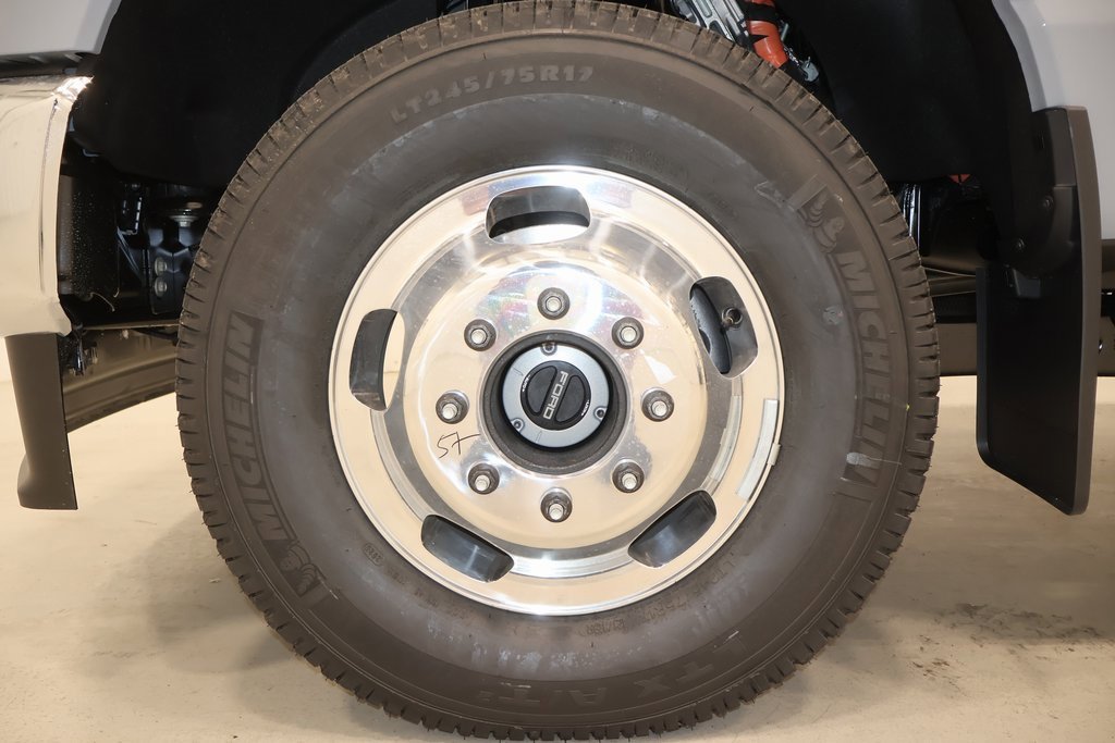 New 2025 Ford F350 Lariat w/ Lariat Ultimate Package image 36