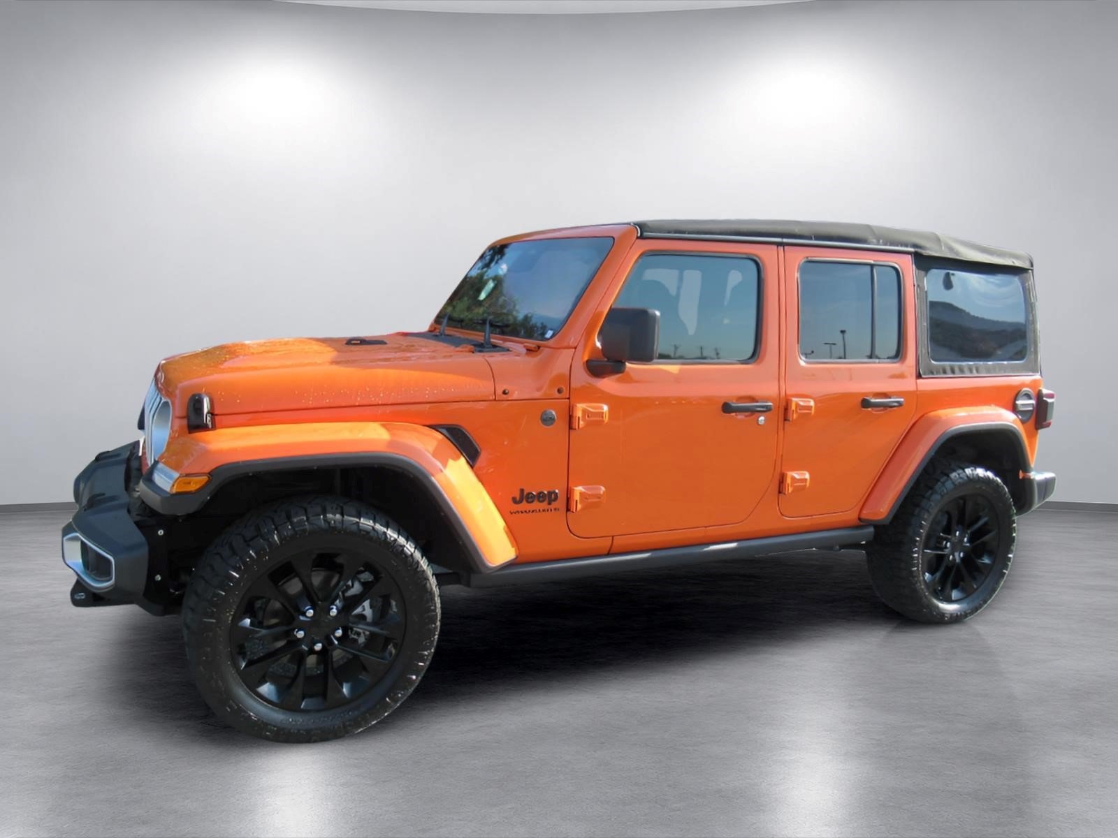 Used 2025 Jeep Wrangler Unlimited Sahara AWD/4WD image 4