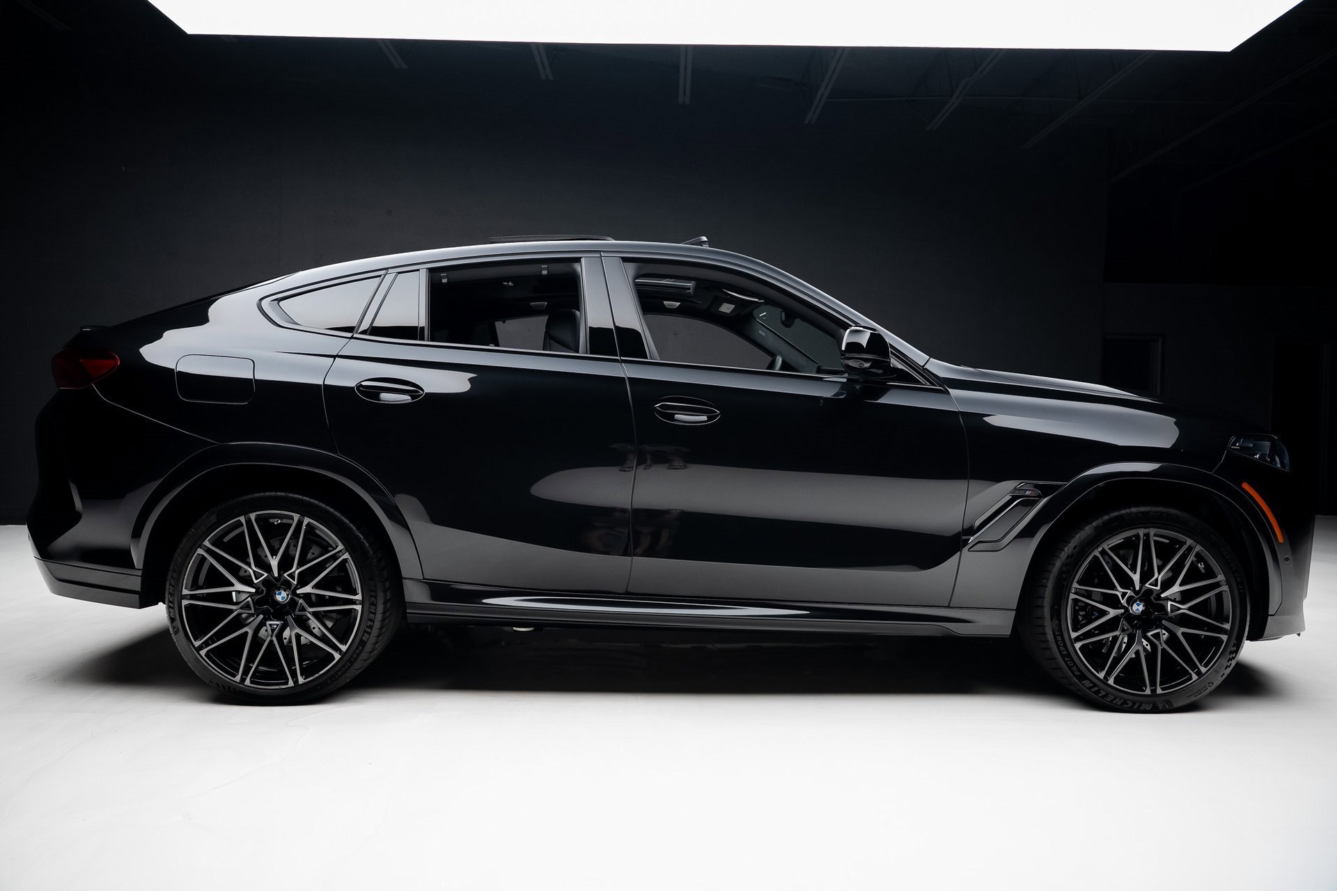 Used 2024 BMW X6 M Competition image 36