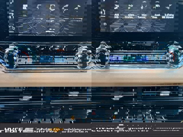 Certified 2025 GMC Canyon AT4 w/ LPO, Off Road Lift Package image 24