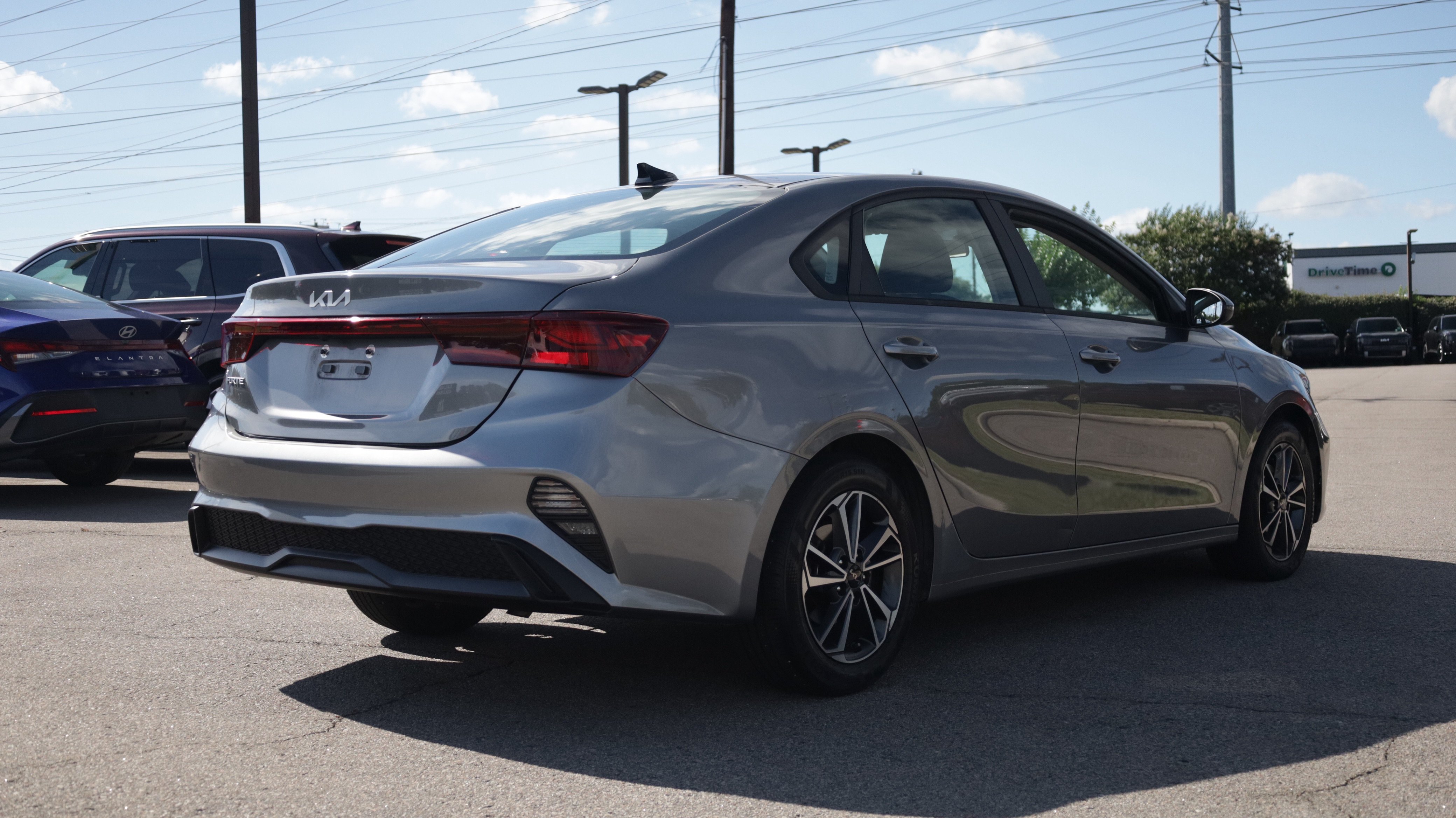 Used 2022 Kia Forte LXS w/ LXS Technology Package FWD image 4