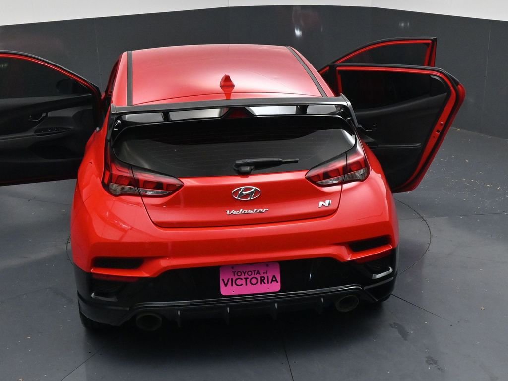 Used 2022 Hyundai Veloster N image 21