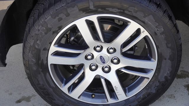 Used 2024 Ford Expedition Limited image 11