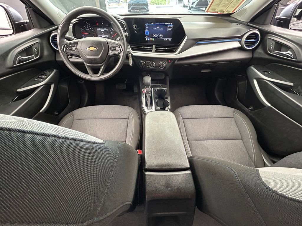Used 2024 Chevrolet Trax LS image 32
