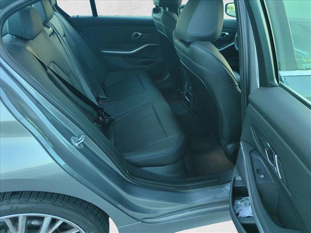 Used 2024 BMW 330i Sedan w/ Convenience Package RWD image 21