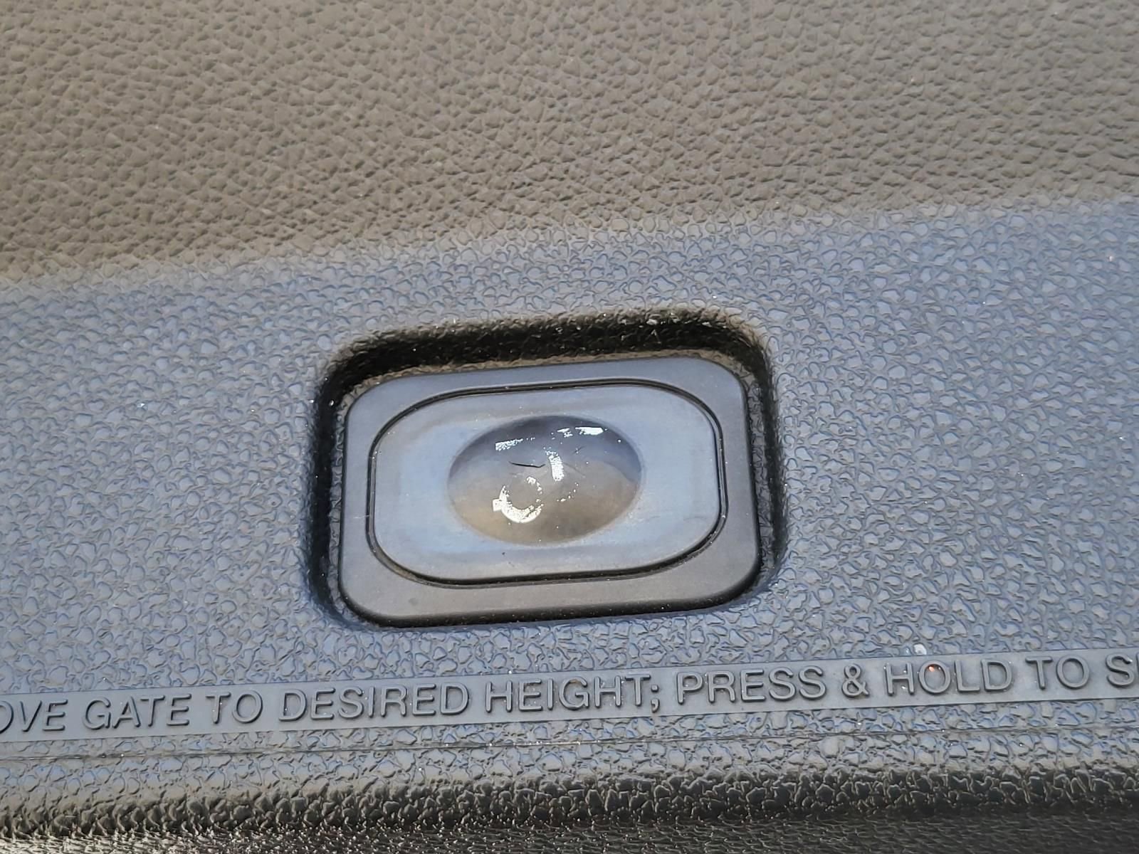 Used 2018 Ford Explorer Limited image 17