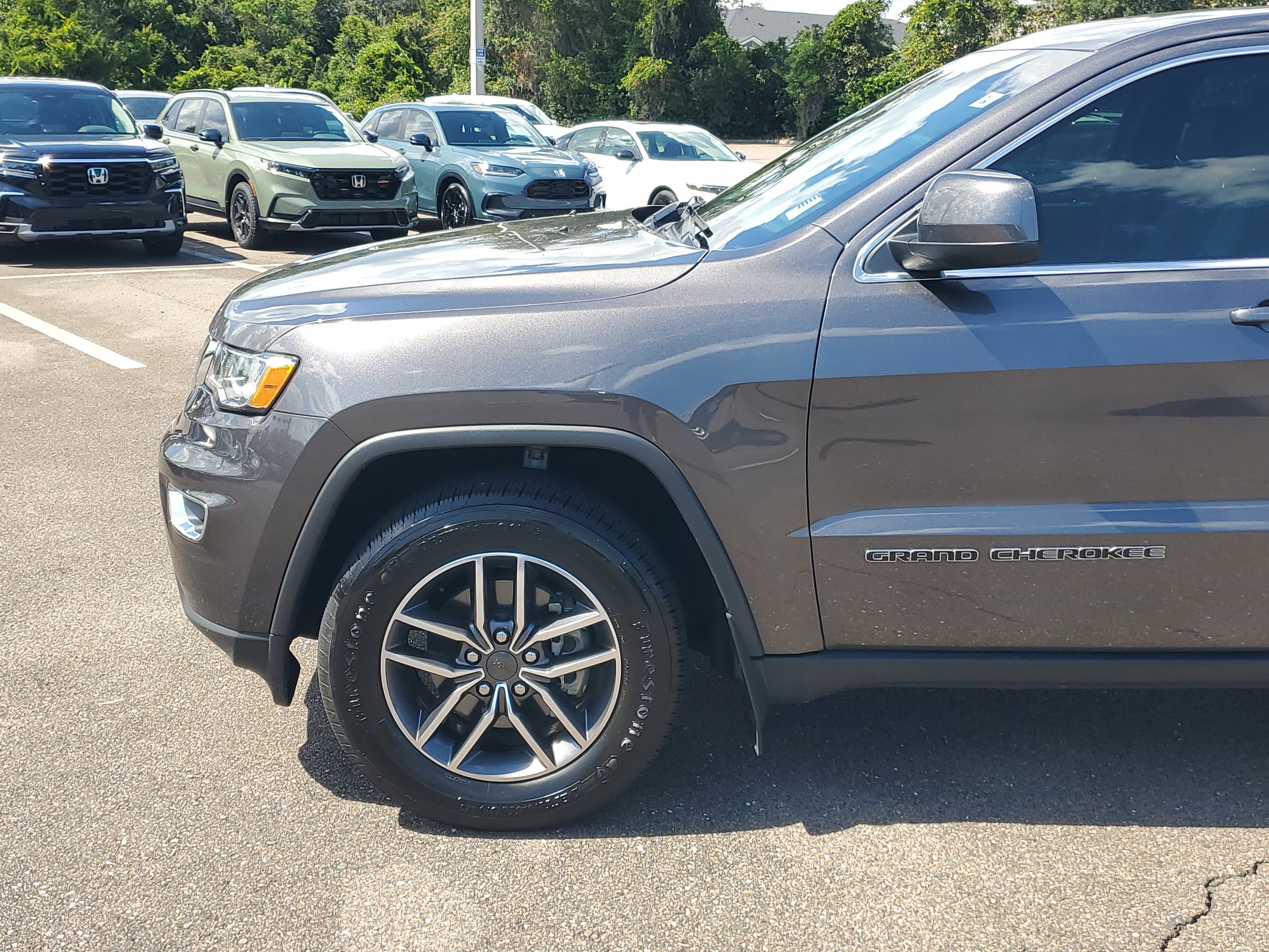 Used 2020 Jeep Grand Cherokee Laredo w/ Laredo X Package image 10