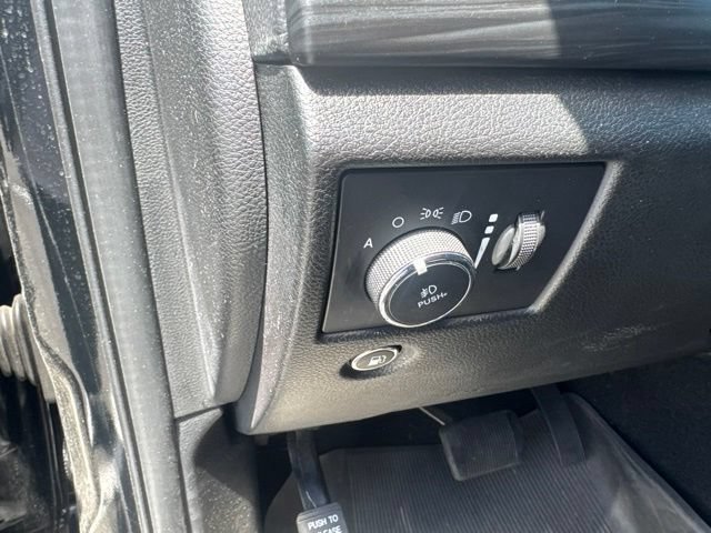 Used 2021 Jeep Grand Cherokee Laredo X AWD/4WD image 13