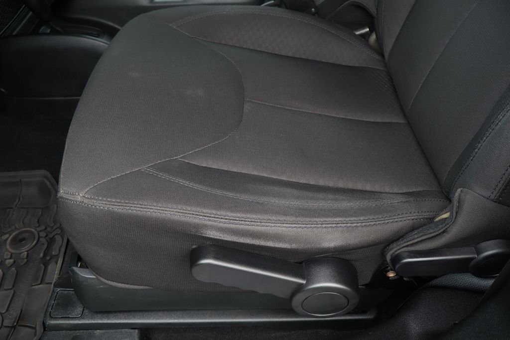 Used 2018 Jeep Wrangler Sport AWD/4WD image 18