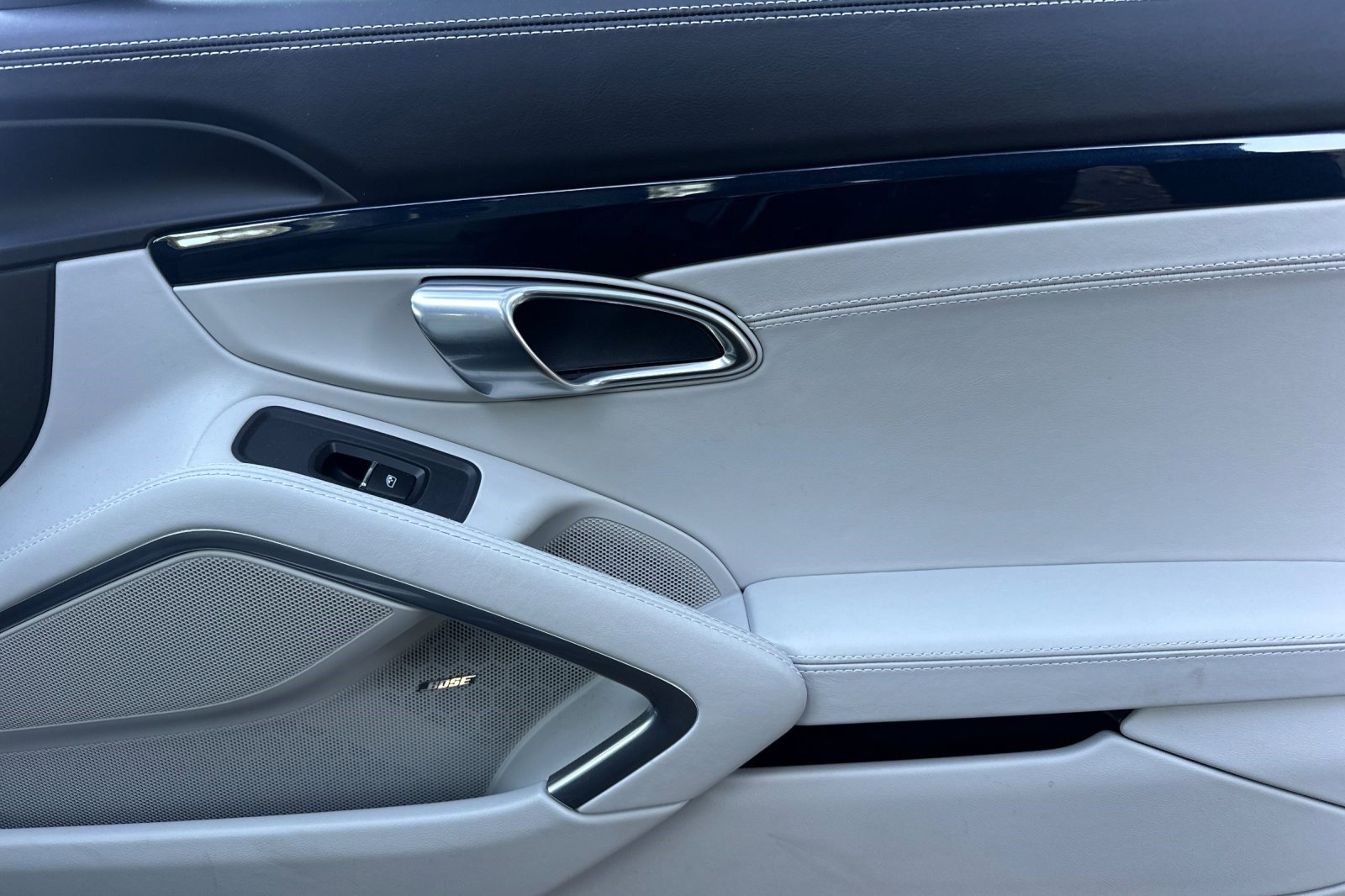 Used 2019 Porsche 718 Cayman S image 16